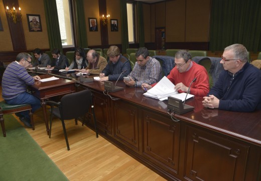 O concello renuncia á xestión municipal da lonxa de Riveira como trámite previo ao concurso para levar a nova instalación